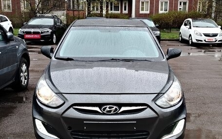 Hyundai Solaris II рестайлинг, 2011 год, 580 000 рублей, 2 фотография