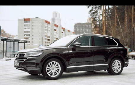 Volkswagen Touareg III, 2018 год, 4 500 000 рублей, 5 фотография