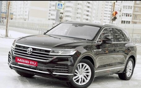 Volkswagen Touareg III, 2018 год, 4 500 000 рублей, 10 фотография
