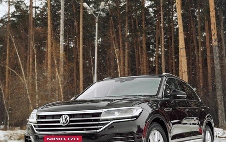 Volkswagen Touareg III, 2018 год, 4 500 000 рублей, 7 фотография