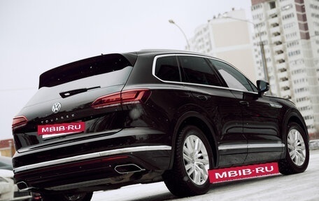 Volkswagen Touareg III, 2018 год, 4 500 000 рублей, 2 фотография