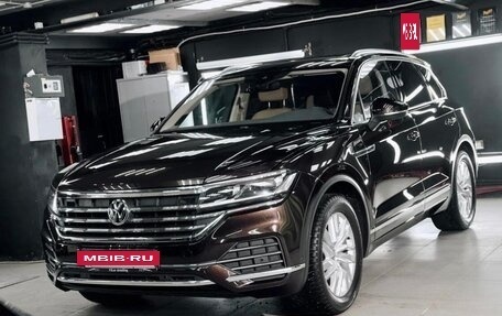 Volkswagen Touareg III, 2018 год, 4 500 000 рублей, 27 фотография