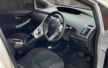 Toyota Prius, 2013 год, 1 180 000 рублей, 5 фотография