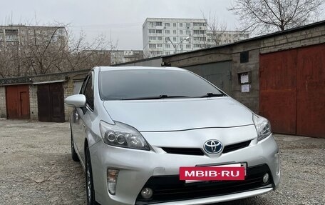 Toyota Prius, 2013 год, 1 180 000 рублей, 2 фотография