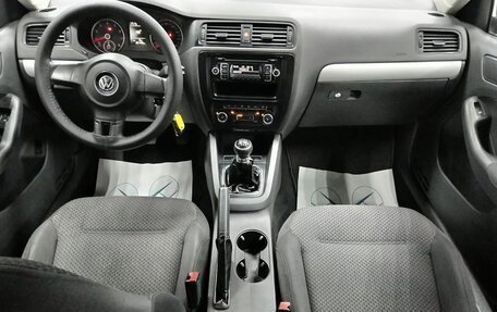 Volkswagen Jetta VI, 2011 год, 595 000 рублей, 9 фотография
