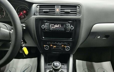Volkswagen Jetta VI, 2011 год, 595 000 рублей, 11 фотография