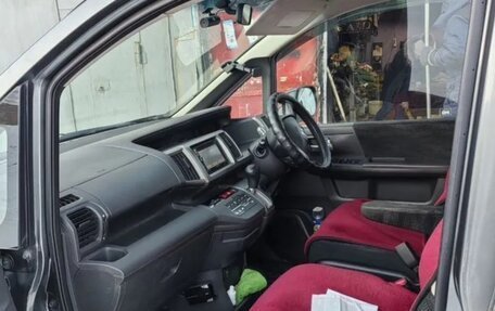 Honda Stepwgn IV, 2013 год, 1 270 000 рублей, 3 фотография