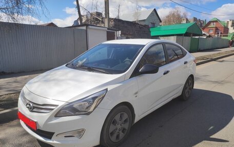 Hyundai Solaris II рестайлинг, 2015 год, 1 150 000 рублей, 2 фотография