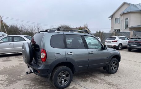 Chevrolet Niva I рестайлинг, 2018 год, 899 000 рублей, 3 фотография