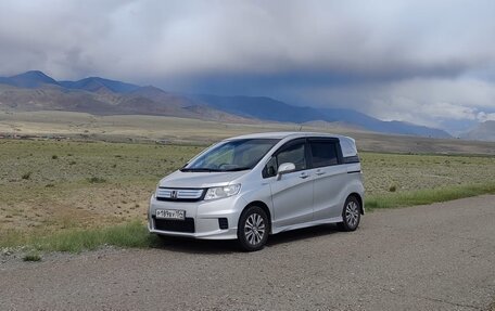 Honda Freed I, 2012 год, 1 370 000 рублей, 12 фотография