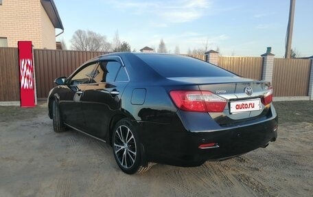 Toyota Camry, 2013 год, 1 900 000 рублей, 4 фотография