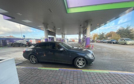 Mercedes-Benz E-Класс, 2012 год, 1 650 000 рублей, 3 фотография