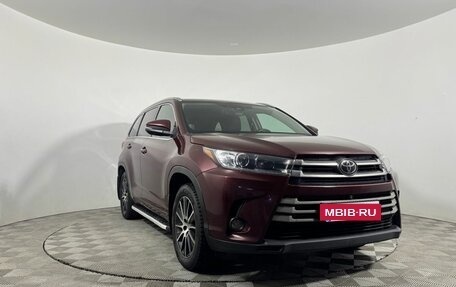 Toyota Highlander III, 2018 год, 3 850 000 рублей, 3 фотография
