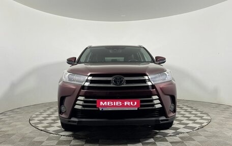 Toyota Highlander III, 2018 год, 3 850 000 рублей, 2 фотография