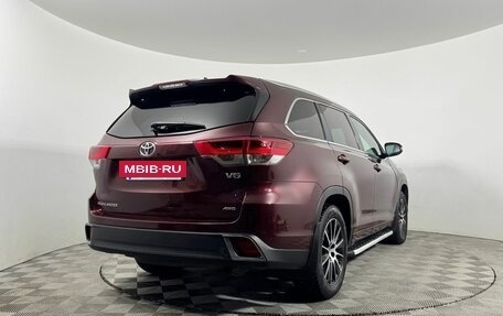 Toyota Highlander III, 2018 год, 3 850 000 рублей, 5 фотография