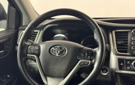 Toyota Highlander III, 2018 год, 3 850 000 рублей, 23 фотография