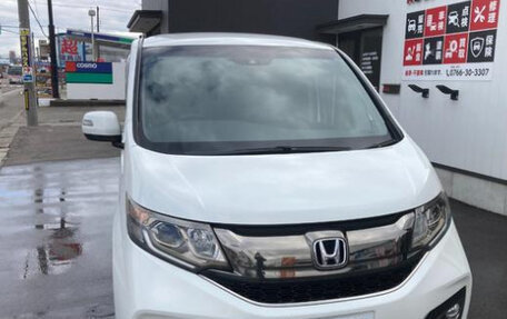 Honda Stepwgn IV, 2017 год, 1 600 000 рублей, 7 фотография