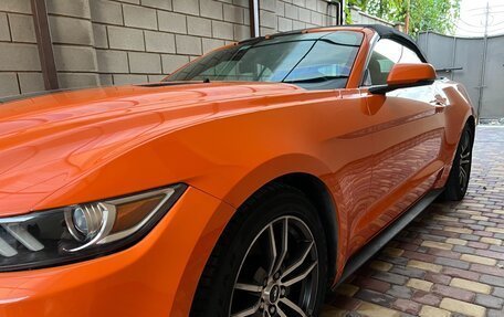 Ford Mustang VI рестайлинг, 2016 год, 2 680 000 рублей, 12 фотография