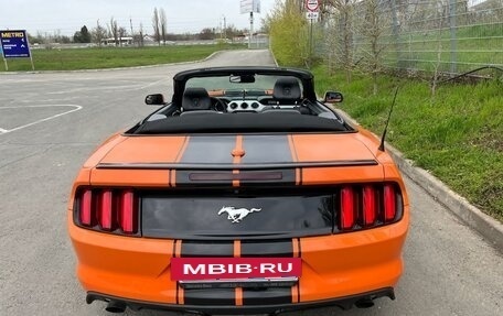 Ford Mustang VI рестайлинг, 2016 год, 2 680 000 рублей, 6 фотография