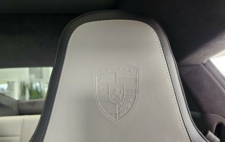 Porsche 911, 2024 год, 32 890 000 рублей, 28 фотография
