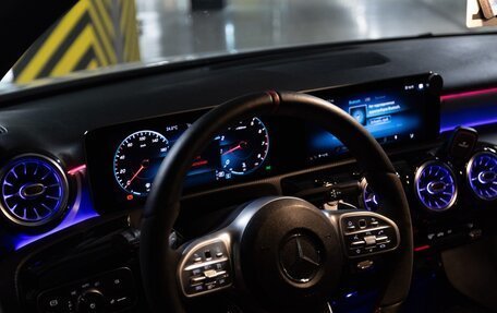 Mercedes-Benz A-Класс, 2018 год, 2 500 000 рублей, 10 фотография