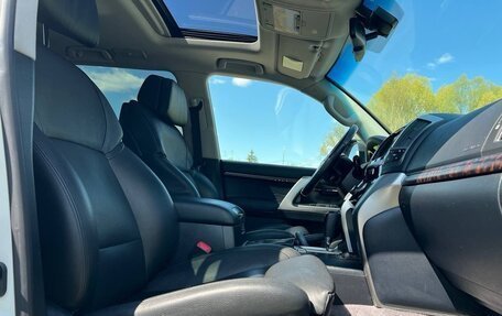Toyota Land Cruiser 200, 2014 год, 4 490 000 рублей, 12 фотография