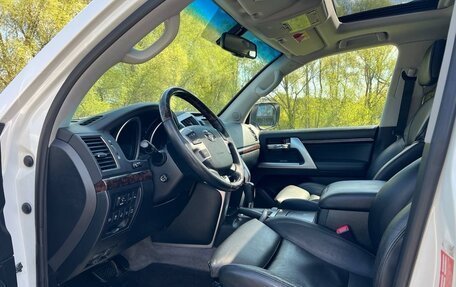 Toyota Land Cruiser 200, 2014 год, 4 490 000 рублей, 9 фотография