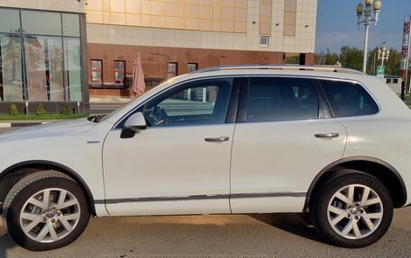 Volkswagen Touareg III, 2013 год, 1 950 000 рублей, 2 фотография
