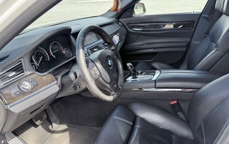 BMW 7 серия, 2012 год, 3 000 000 рублей, 16 фотография