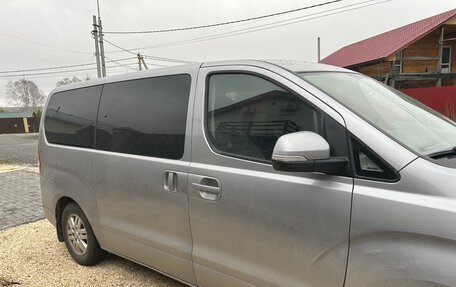 Hyundai H-1 II рестайлинг, 2019 год, 3 350 000 рублей, 2 фотография