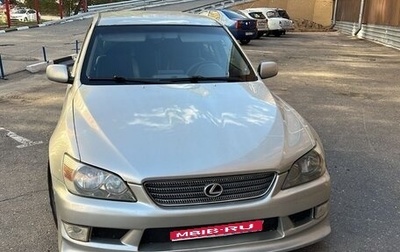 Lexus IS II рестайлинг 2, 1999 год, 800 000 рублей, 1 фотография