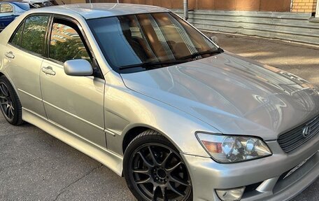 Lexus IS II рестайлинг 2, 1999 год, 800 000 рублей, 3 фотография