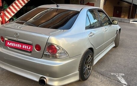 Lexus IS II рестайлинг 2, 1999 год, 800 000 рублей, 5 фотография