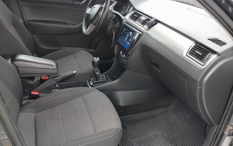 Skoda Rapid I, 2014 год, 1 350 000 рублей, 23 фотография
