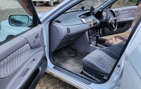 Nissan Avenir II, 2002 год, 350 000 рублей, 8 фотография