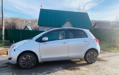 Toyota Vitz, 2010 год, 650 000 рублей, 3 фотография