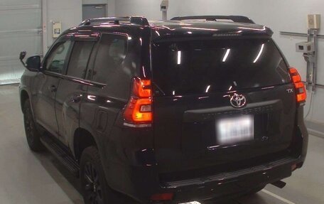 Toyota Land Cruiser Prado 150 рестайлинг 2, 2021 год, 3 600 000 рублей, 5 фотография
