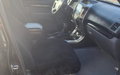 Toyota Land Cruiser Prado 120 рестайлинг, 2008 год, 2 050 000 рублей, 12 фотография