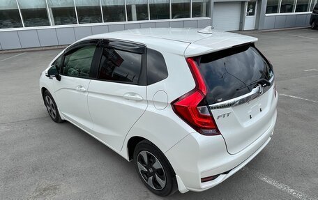 Honda Fit III, 2018 год, 1 590 000 рублей, 4 фотография