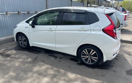 Honda Fit III, 2018 год, 1 590 000 рублей, 2 фотография