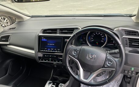 Honda Fit III, 2018 год, 1 590 000 рублей, 12 фотография