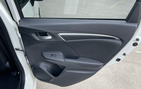 Honda Fit III, 2018 год, 1 590 000 рублей, 16 фотография
