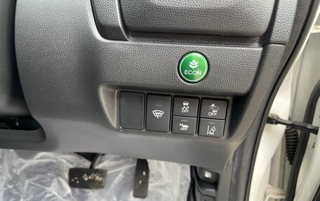 Honda Fit III, 2018 год, 1 590 000 рублей, 20 фотография