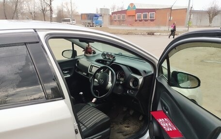 Toyota Vitz, 2014 год, 1 050 000 рублей, 2 фотография