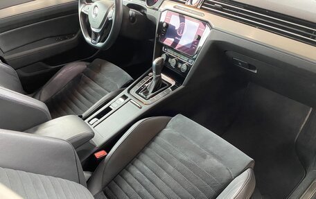 Volkswagen Passat B8 рестайлинг, 2019 год, 2 280 000 рублей, 16 фотография