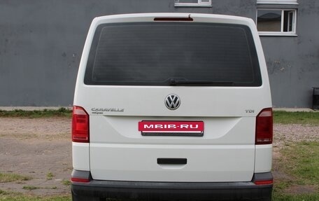 Volkswagen Caravelle T5, 2015 год, 2 300 000 рублей, 3 фотография