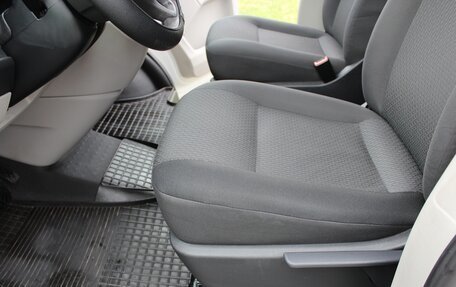 Volkswagen Caravelle T5, 2015 год, 2 300 000 рублей, 6 фотография