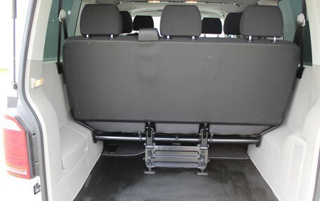 Volkswagen Caravelle T5, 2015 год, 2 300 000 рублей, 10 фотография