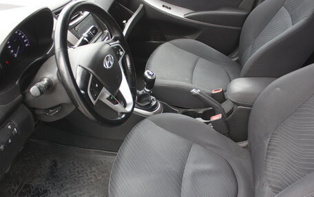 Hyundai Solaris II рестайлинг, 2015 год, 897 000 рублей, 11 фотография