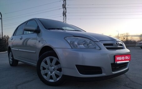 Toyota Corolla, 2004 год, 635 000 рублей, 2 фотография